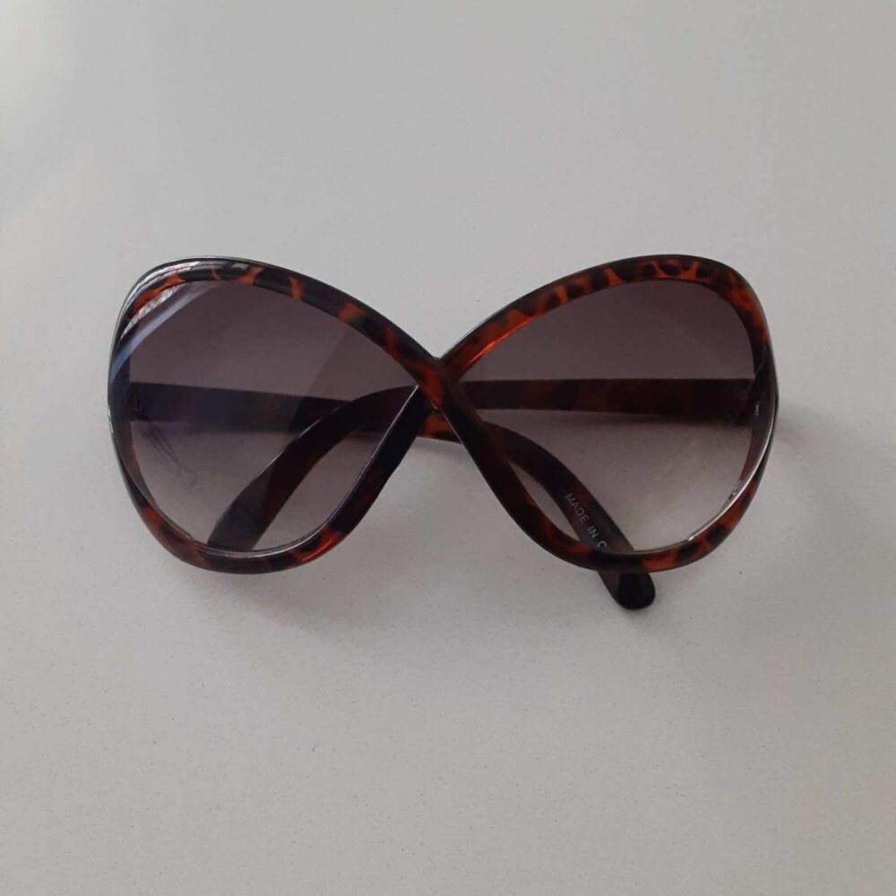 Fashionable Little Girls Faux Tortoise Sunglasses